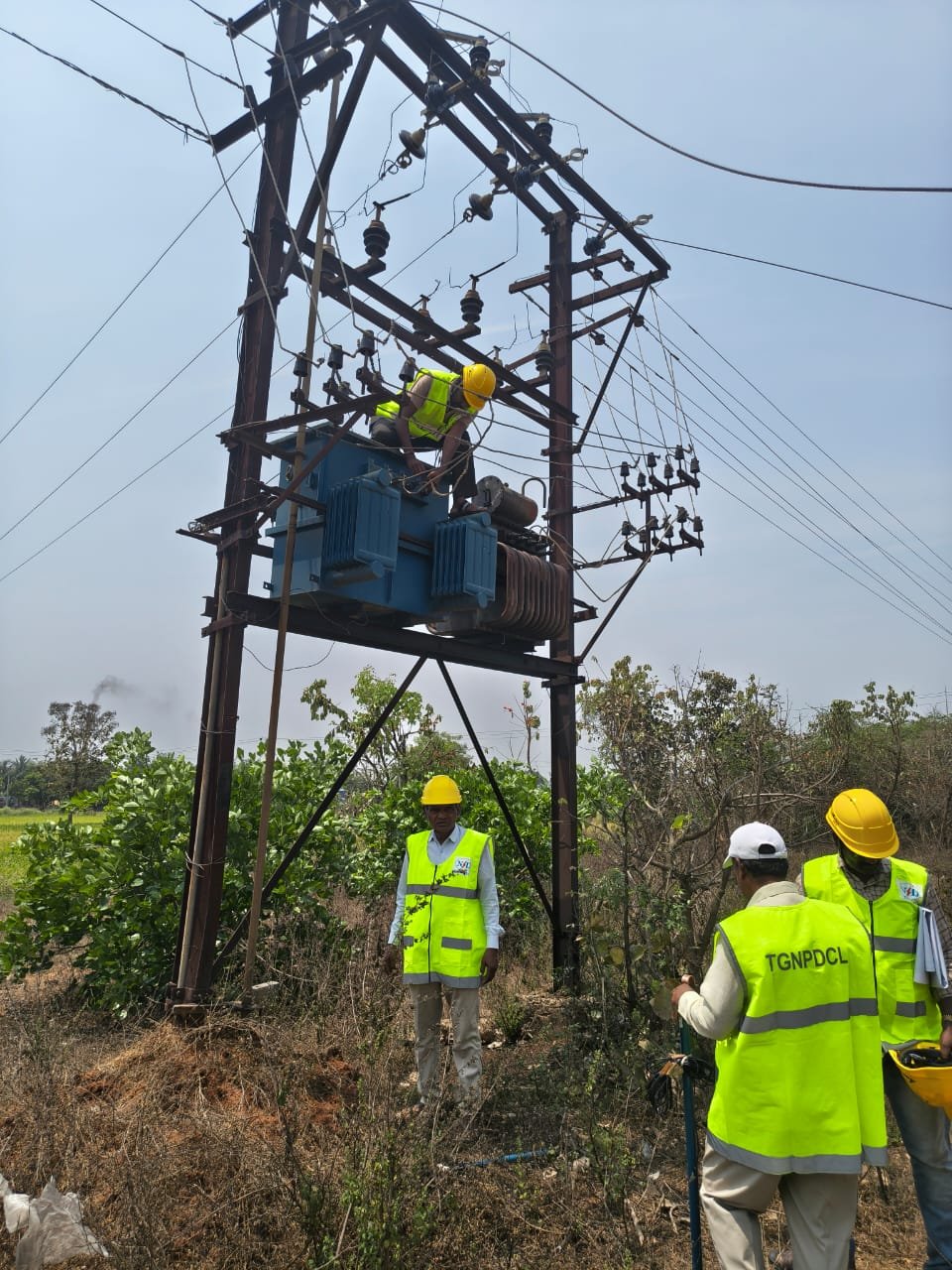 విద్యుత్ పనుల్లో భద్రతా పరికరాలు తప్పనిసరి – ఎన్పీడీసీఎల్ సి.ఈ (ఆపరేషన్) అశోక్